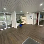 Apartment Avec Terrasse & Parking Securise - Fr-1-374-243 *