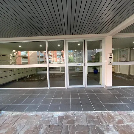 Apartment Avec Terrasse & Parking Securise - Fr-1-374-243 *